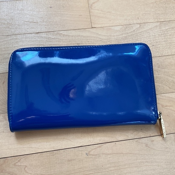 Tory Burch Blue zippered wallet clutch - Picture 4 of 5